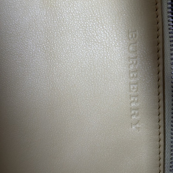 Burberry classic edition bag, yellow and silver mint condition - Picture 3 of 6